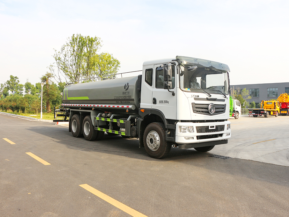 東風(fēng)T5 22噸綠化噴灑車