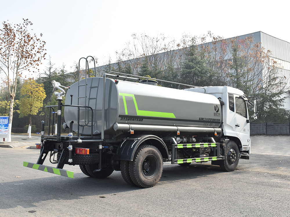 12方天錦軸距3950龍擎210馬力灑水車(chē)
