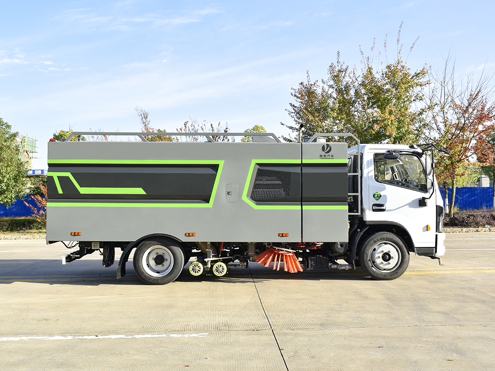 東風(fēng)多利卡D7洗掃車(chē)