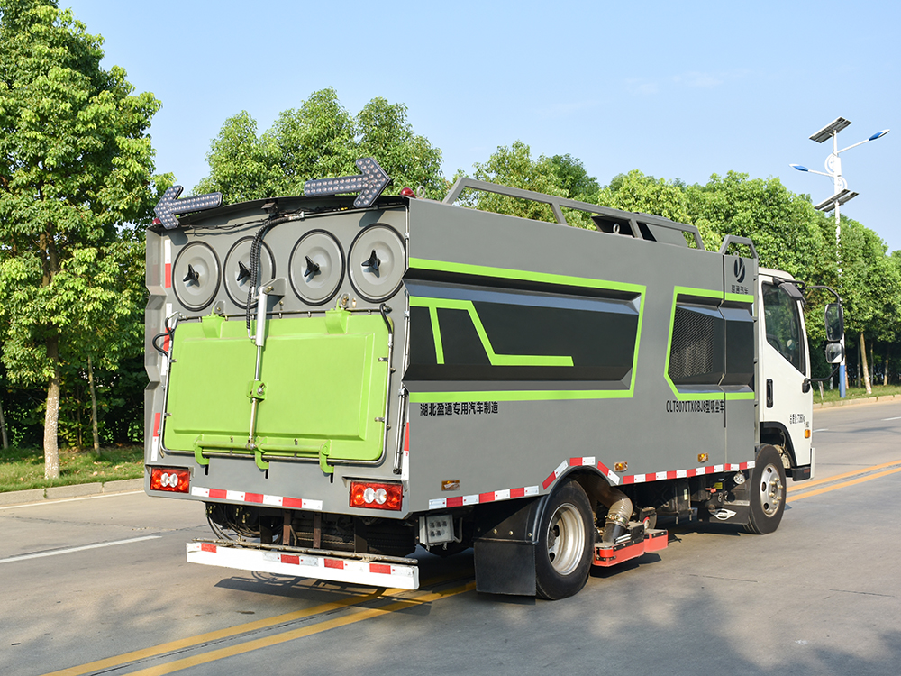 CLT5070TXCBJ6型吸塵車